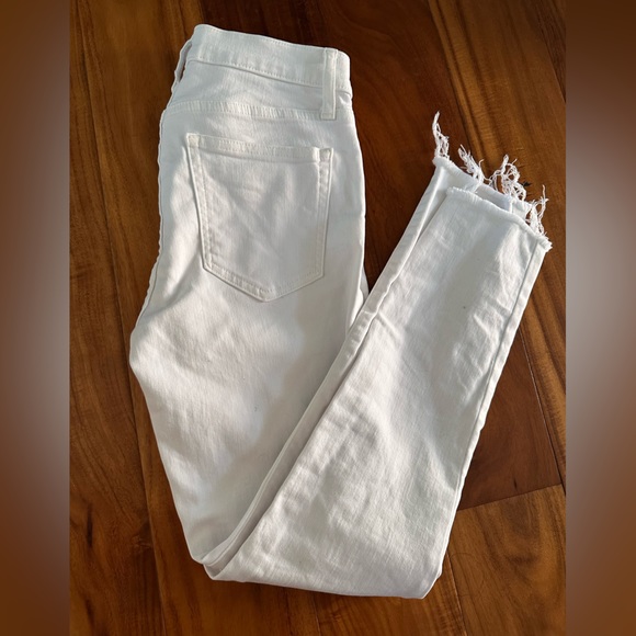 Mid Rise True Skinny Ankle Jeans | white | Size 27 - Picture 5 of 7